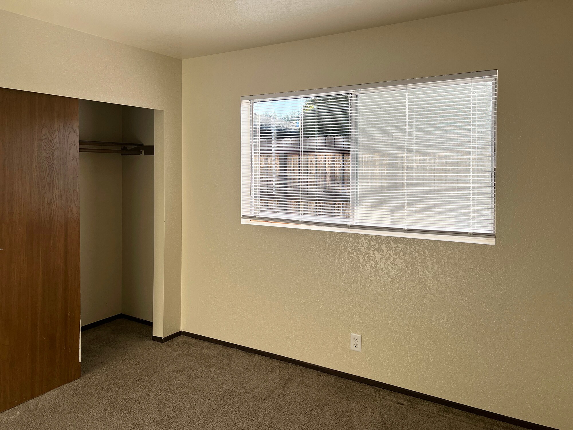 Building Photo - 2368 Blue Jay Ct