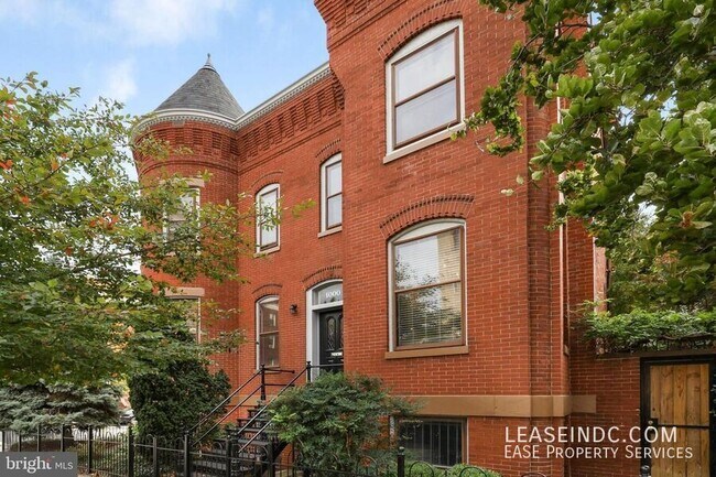 Building Photo - 1000 N St NW