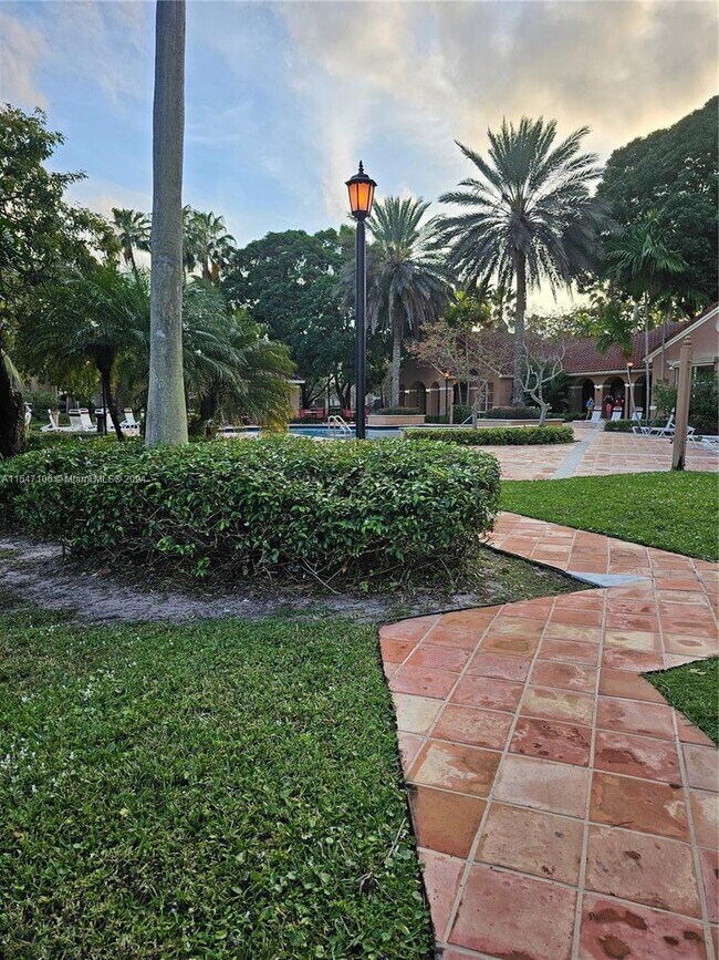 Building Photo - 4832 N State Rd 7