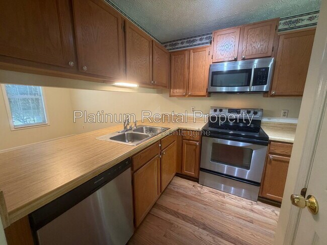 Building Photo - 6533 Meadow Rue Dr