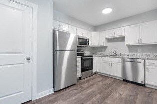 Building Photo - 42nd St Apartments