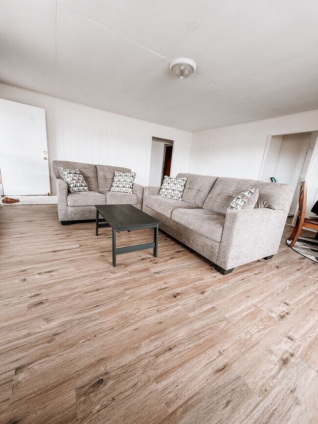 Building Photo - Furnished & Well-Maintained Plantation Hom...