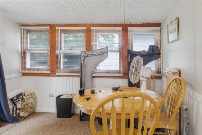 Building Photo - 212 W North St