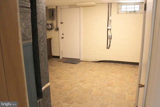 Building Photo - 1120 Linkside Dr