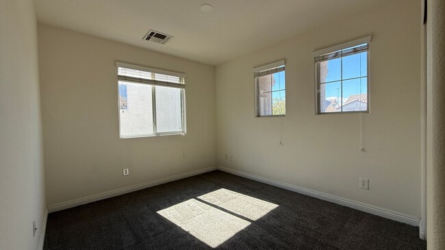 Building Photo - 8967 W Ryan Creek Ave
