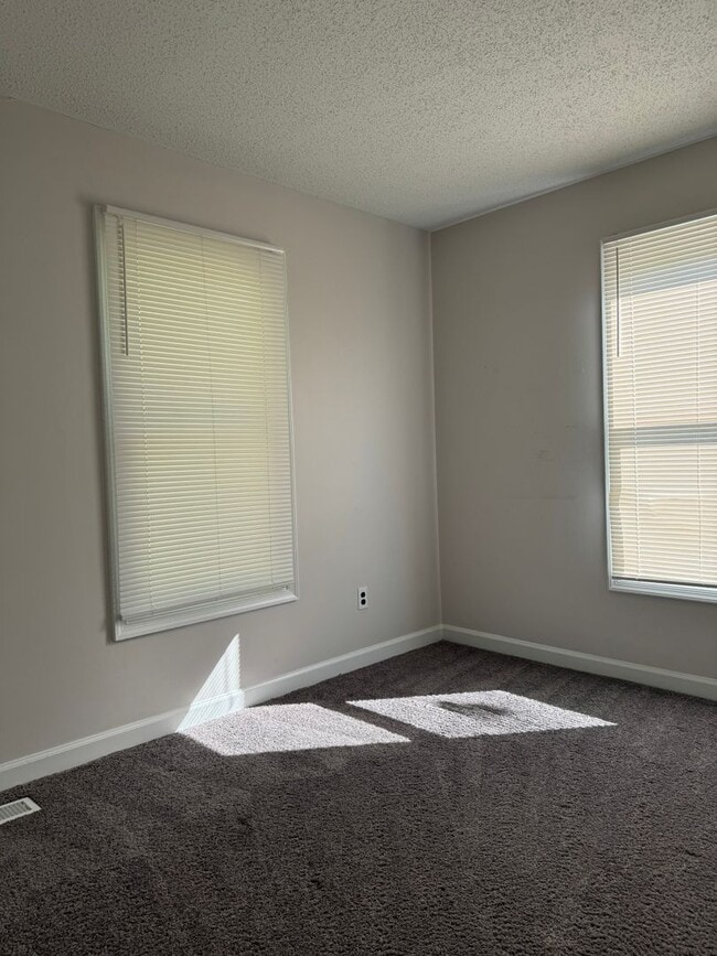 Building Photo - Yorkshire Downs Townhome