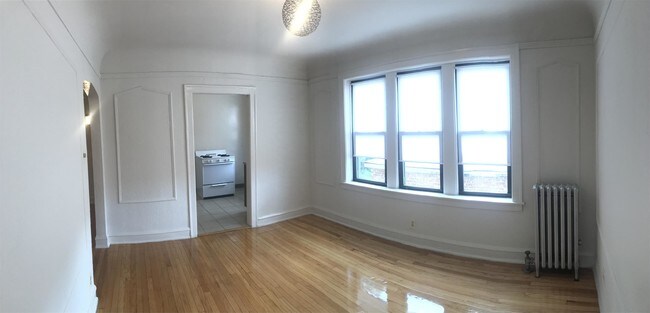 Building Photo - 1535 W 83rd St