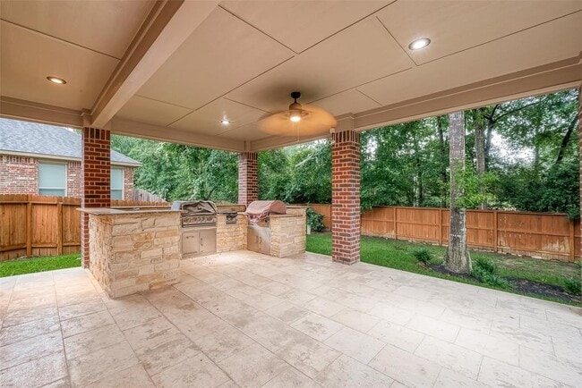 Building Photo - 1924 Honey Laurel Dr