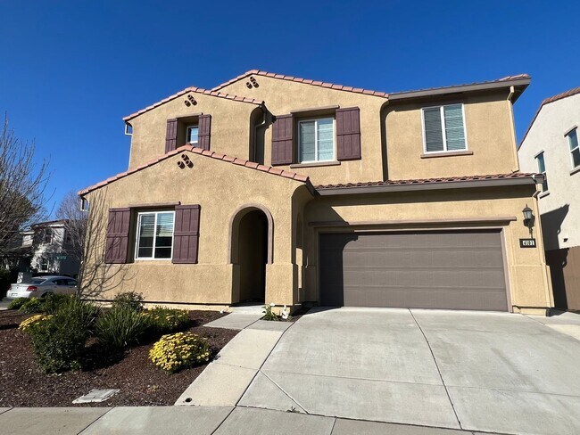 Primary Photo - 3 Bedroom | 2.5 Bathroom | Sun Dance Lake ...