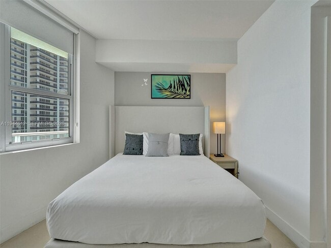 Building Photo - 4111 S Ocean Dr