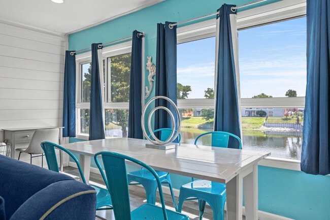 Building Photo - 4000 Gulf Terrace Dr