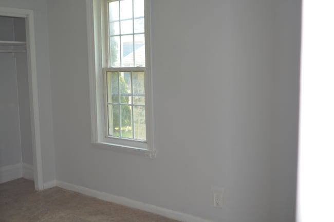 Building Photo - 932 Sunset Ave