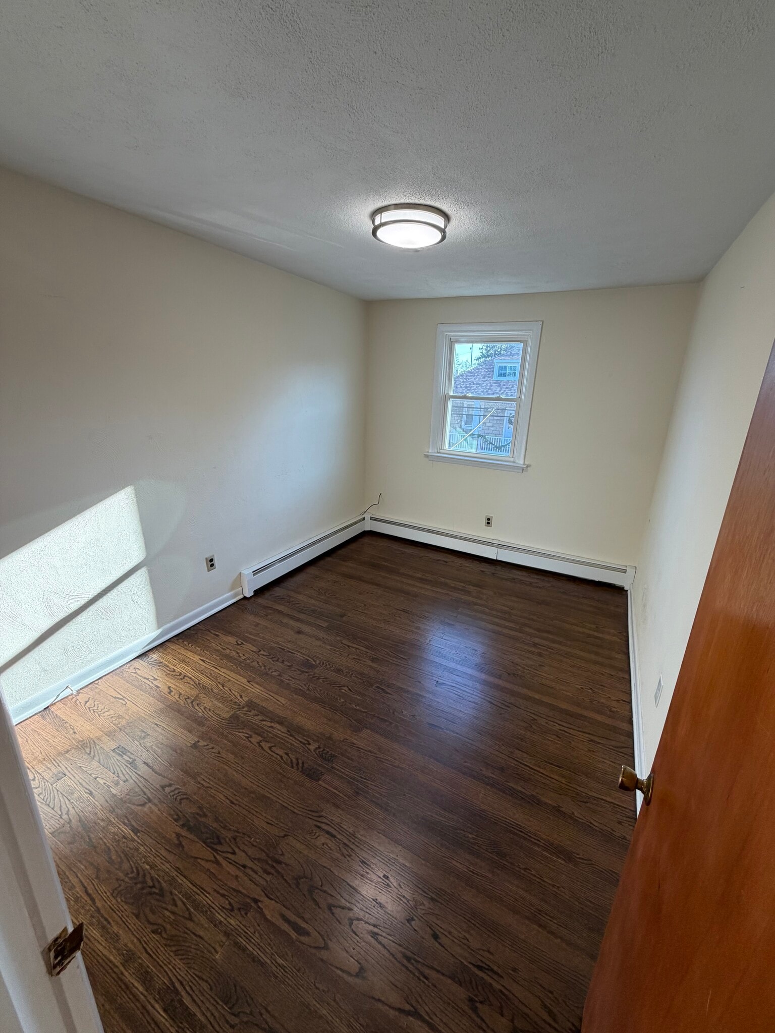 Building Photo - 16 Cherry St