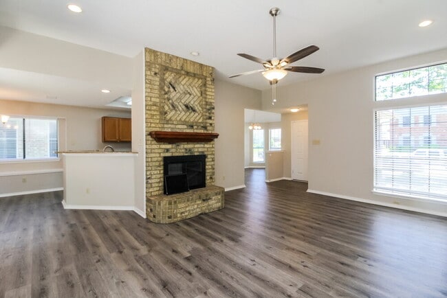 Building Photo - 1109 Buckeye Dr