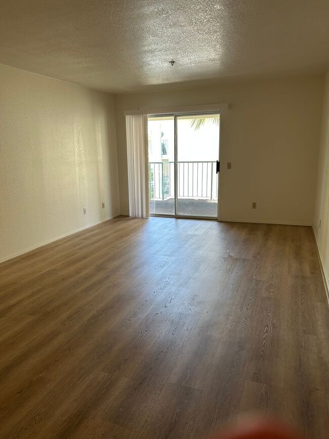 Building Photo - 2 Bedroom Condo located in Laughlin Bay