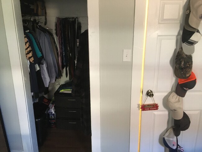 Building Photo - 231 Jones St