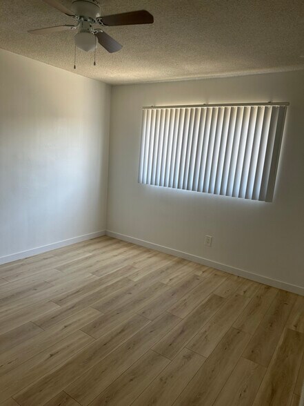 Building Photo - 8024 Owensmouth Ave
