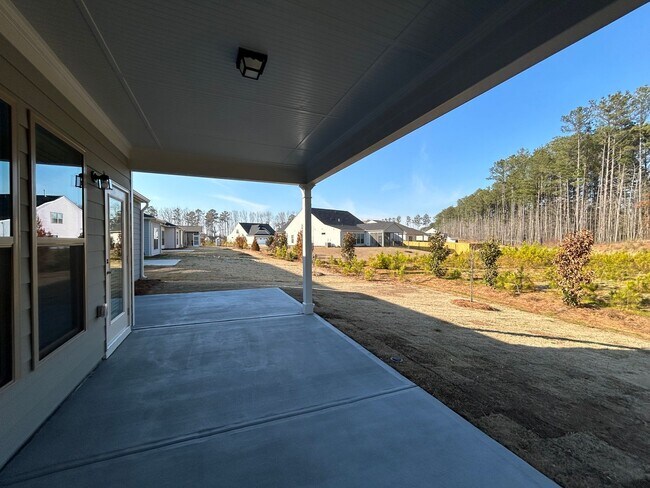 Building Photo - 450 Bandon Wy