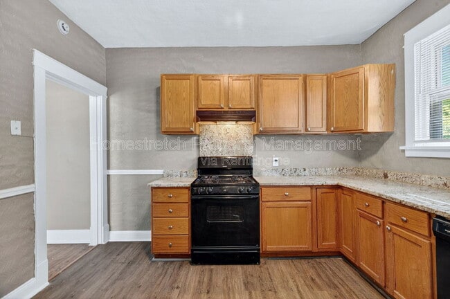 Building Photo - 2330 Hord Ave