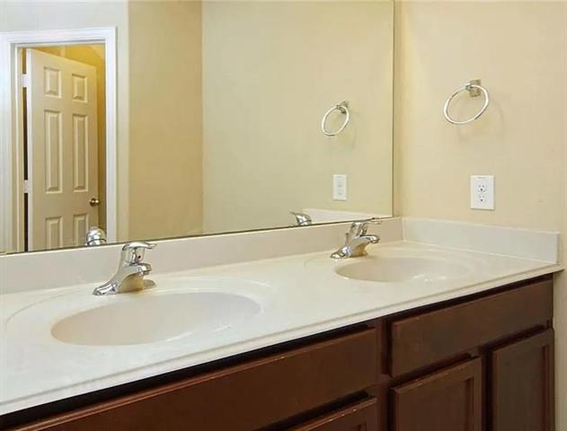 Building Photo - 1516 Grassy View Dr