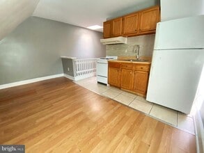 Building Photo - 408 E Roosevelt Blvd