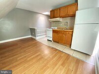 Building Photo - 408 E Roosevelt Blvd