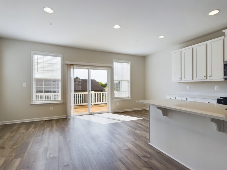 Building Photo - 25 Chester Ct