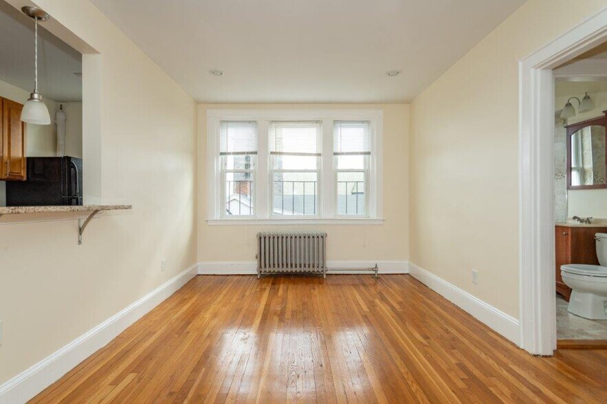 Building Photo - 140 Highland Ave