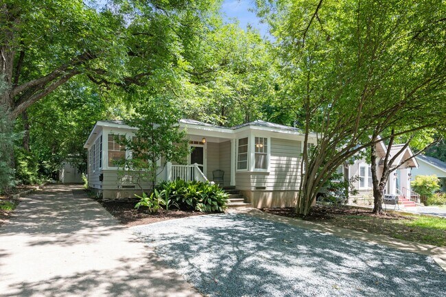 Building Photo - 3213 Hampton Rd