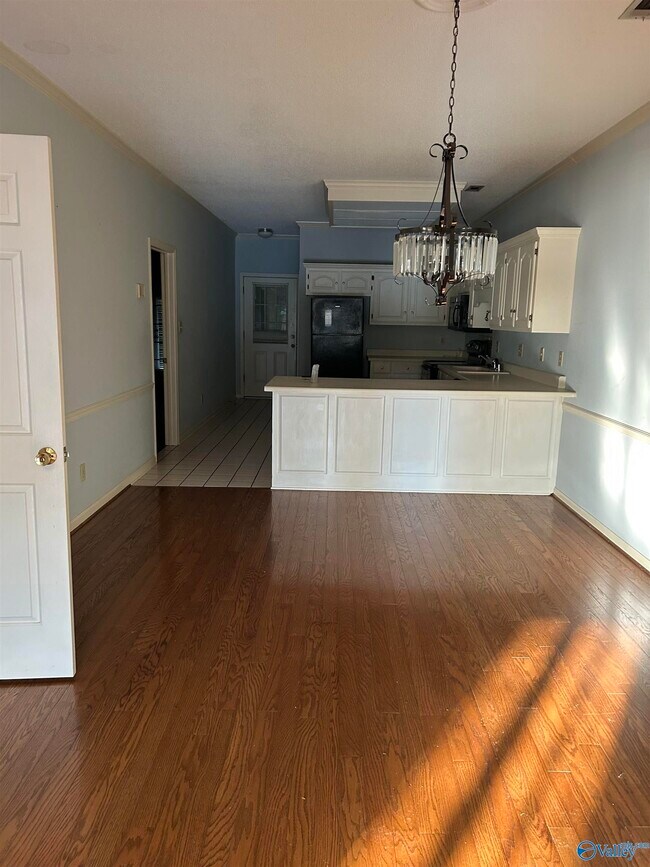 Building Photo - 1532 River Bend Pl SE