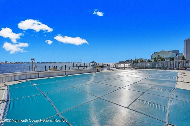 Building Photo - 323 Cove Dr