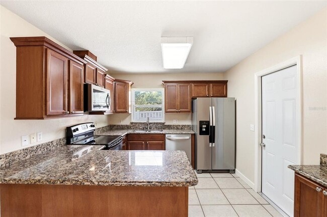 Building Photo - 125 W 5th St