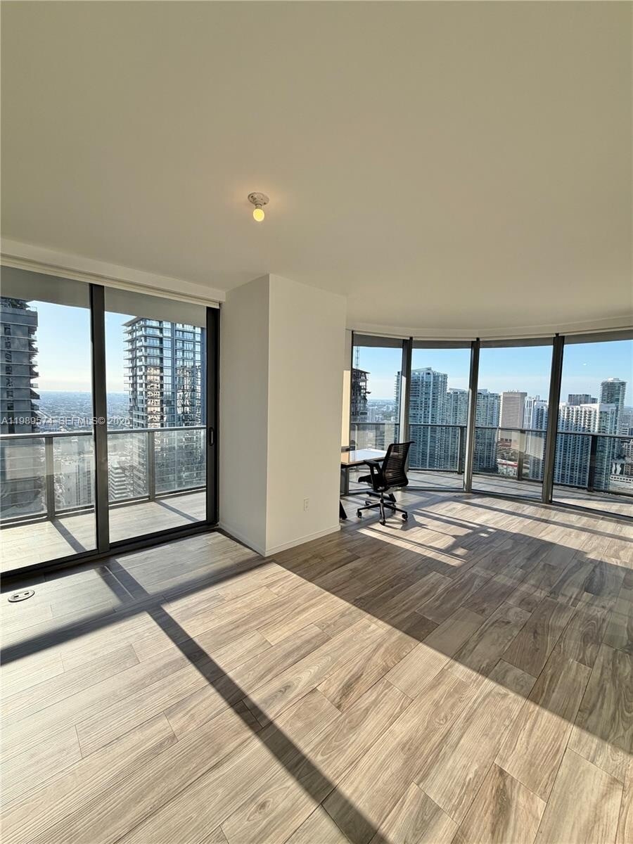 Building Photo - 801 S Miami Ave