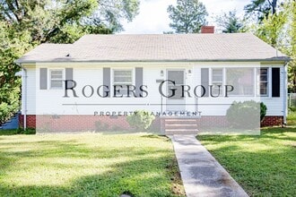 Building Photo - 819 Eastway Dr