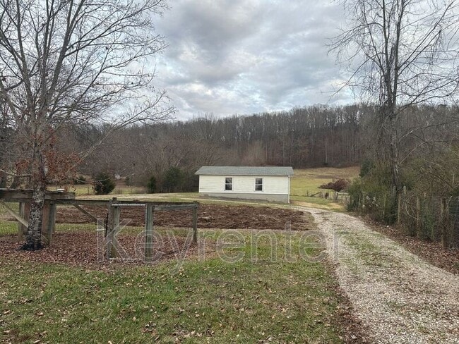 Building Photo - 4720 Meredith Rd