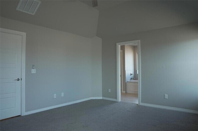 Building Photo - 5216 Bing Cir
