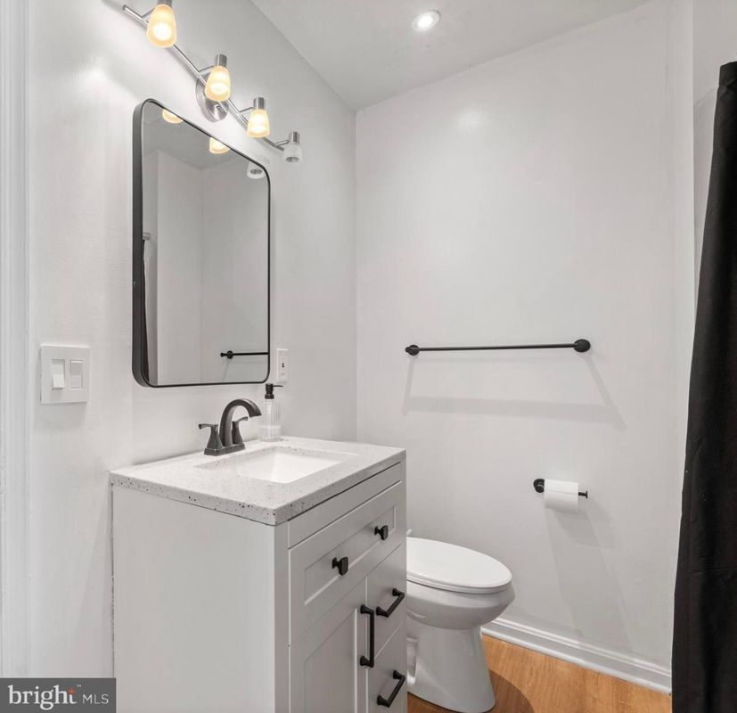 Building Photo - 1337 Upcot Ct