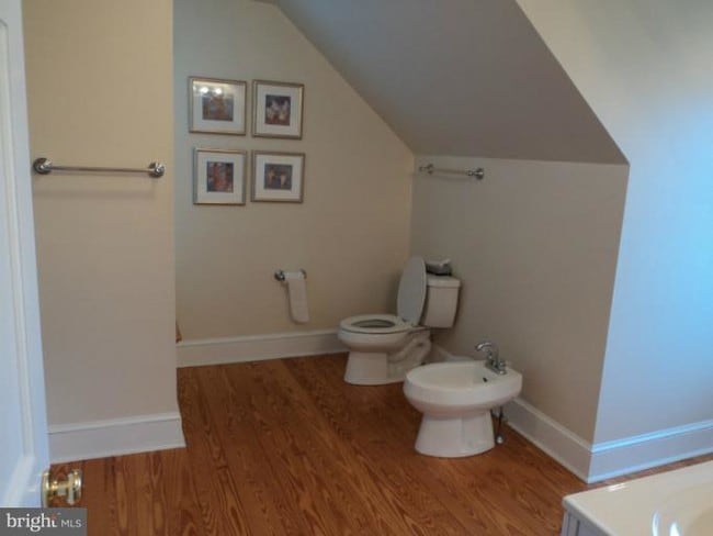 Building Photo - 5757 Poplar Ln