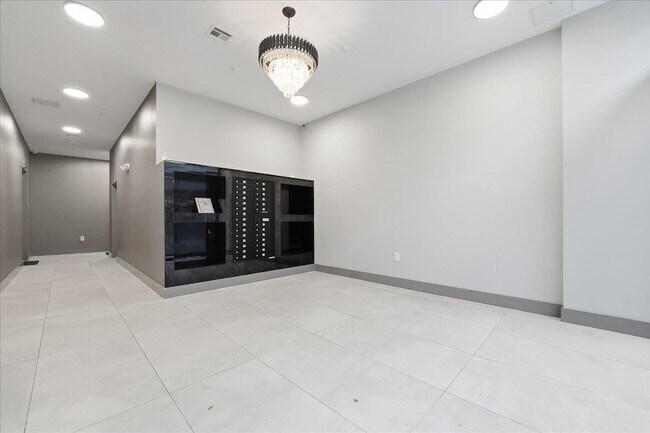 Building Photo - 531 32nd St