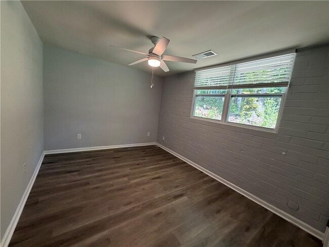 Building Photo - 571 Eva Kennedy Rd