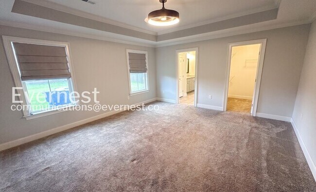 Building Photo - 4-Bed/2.5-Bath/Pet Friendly/Available Now!
