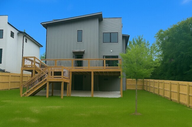 Building Photo - 2306 Ilolo St