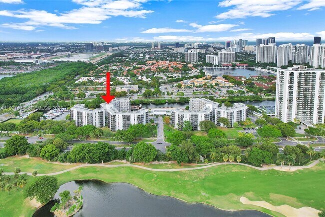 Building Photo - 3401 N Country Club Dr