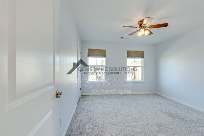 Building Photo - 2704 Orleans Dr