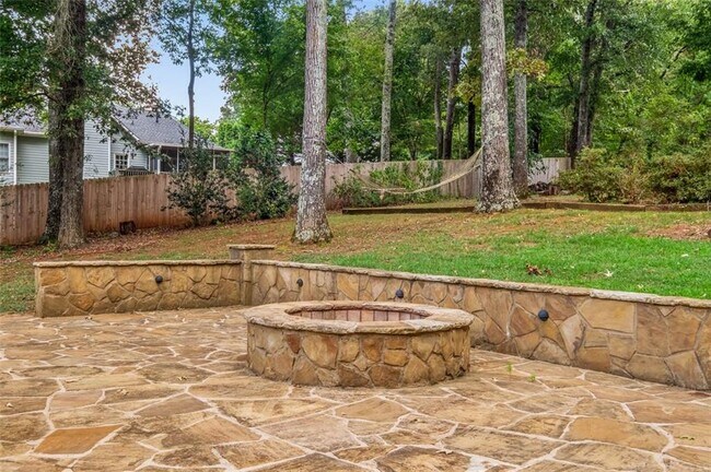 Building Photo - 555 Douthit Ferry Rd