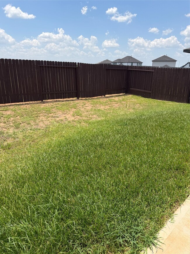 Building Photo - 3056 Plateau Dr