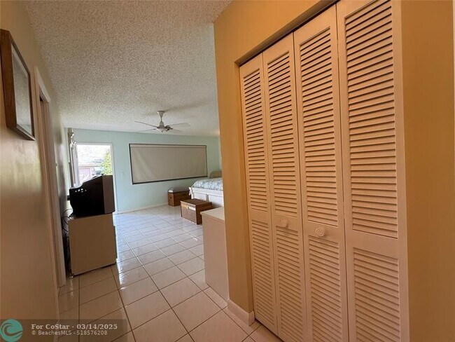 Building Photo - 1397 High Point Way