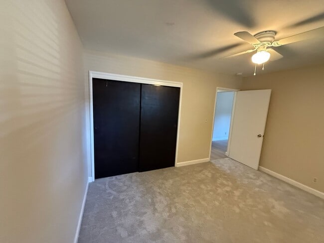 Building Photo - 611 Fairview Dr