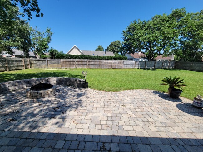 Building Photo - 3808 Saber Tooth Cir