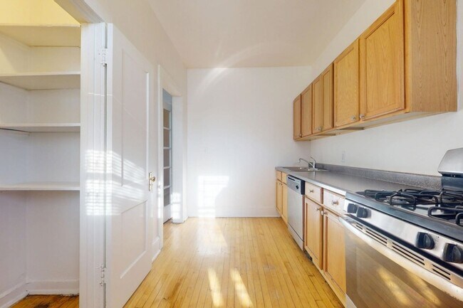 Floorplan - 5300-5308 S. Greenwood Avenue